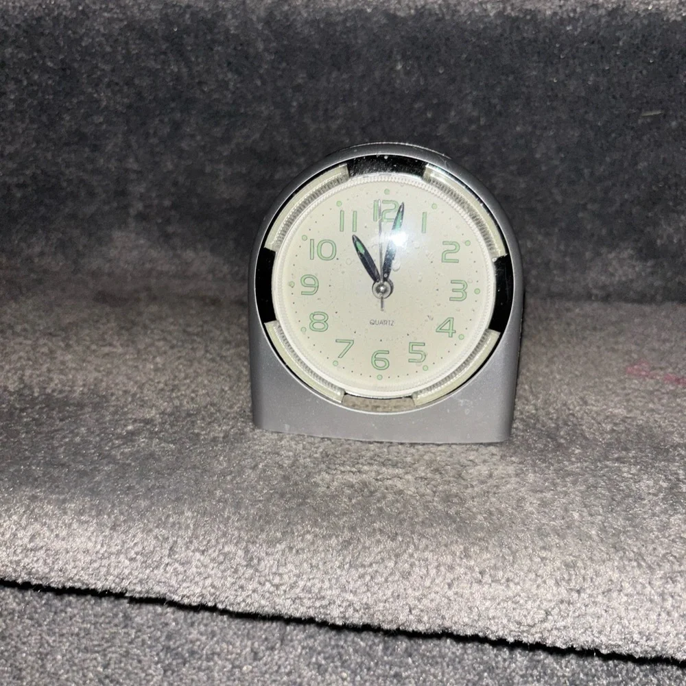 Silver Quartz Analog Alarm Clock Heavy Duty